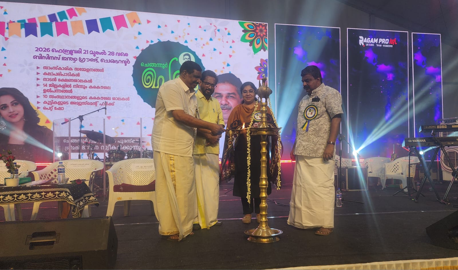 ഹൃദ്യമായ കലാവിരുന്നൊരുക്കി കുടുംബശ്രീ വനിതകൾ